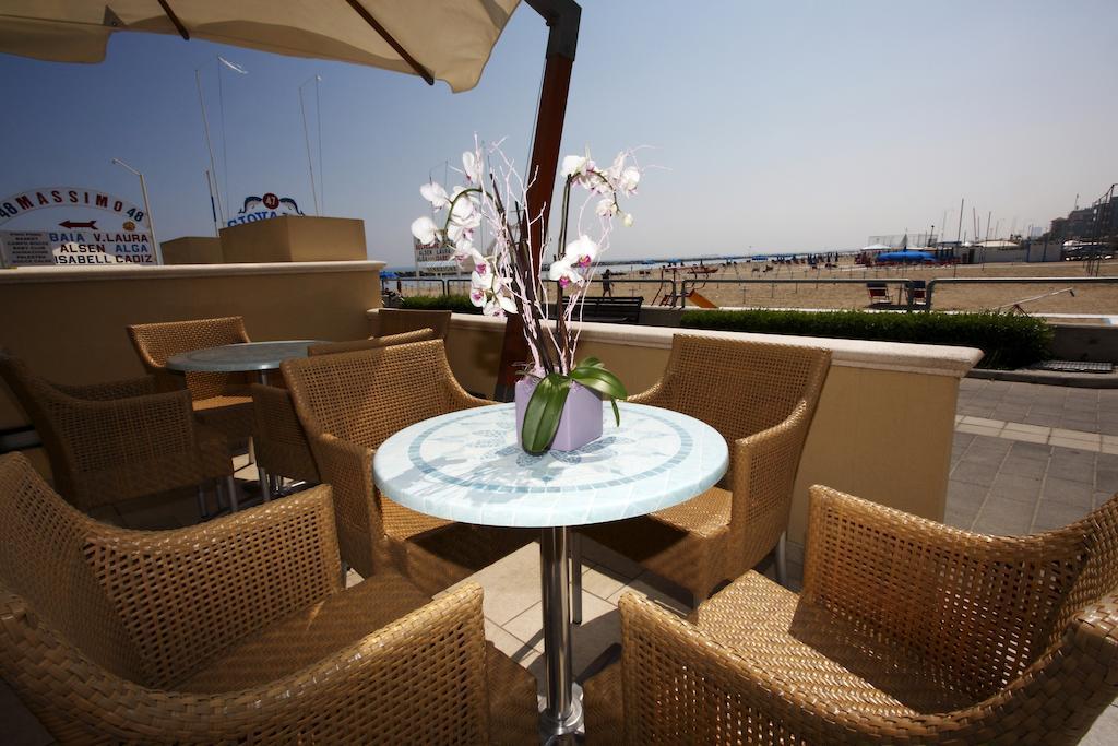 רימיני Hotel Baia מראה חיצוני תמונה