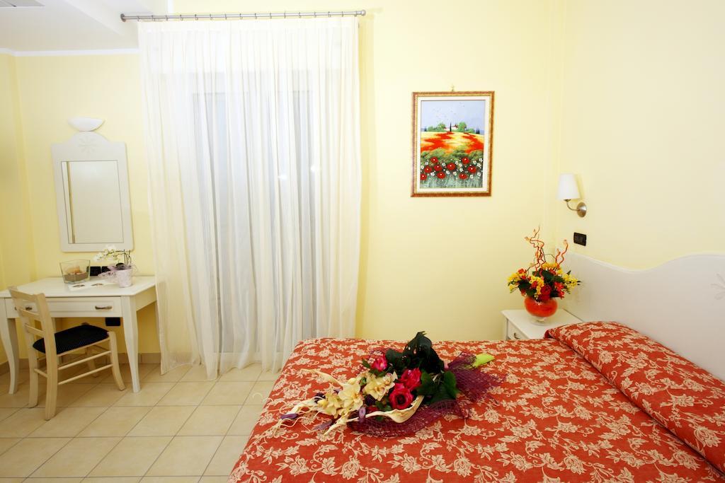 רימיני Hotel Baia מראה חיצוני תמונה
