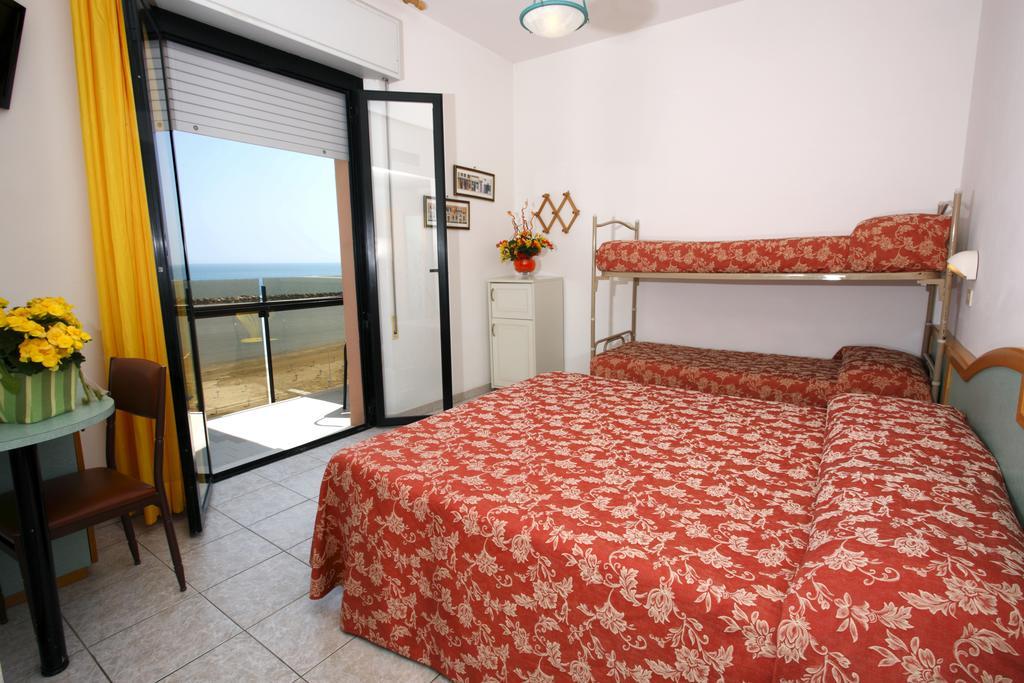 רימיני Hotel Baia מראה חיצוני תמונה