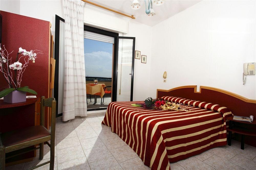 רימיני Hotel Baia מראה חיצוני תמונה