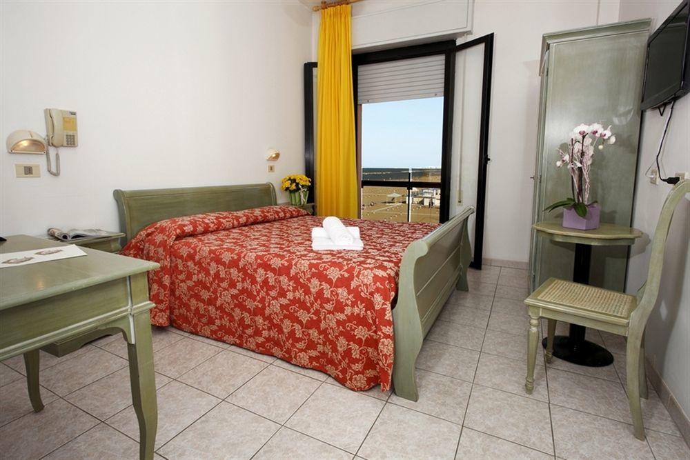 רימיני Hotel Baia מראה חיצוני תמונה
